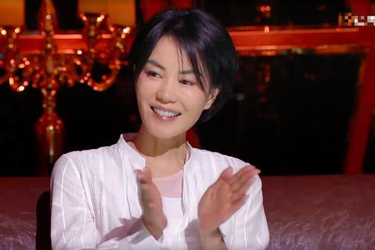 幻乐之城:王菲周笔畅互动被剪 萧敬腾太紧张竟