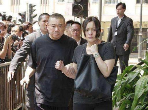 刘銮雄长女被甘比女儿40亿身家碾压,500亿被