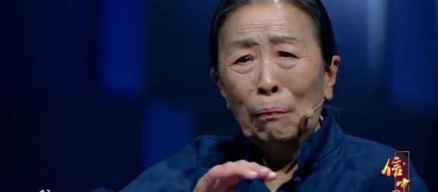 82岁张少华名誉扫地,坐轮椅卖惨求同情,著名作家怒斥:小丑!