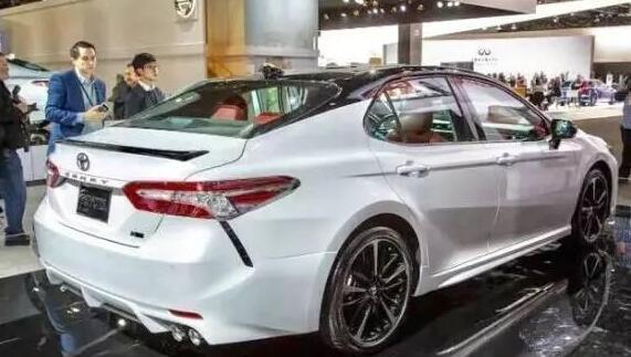 升级版凯美瑞强势来袭,16万的价格对准本田雅阁,吊打蒙迪欧