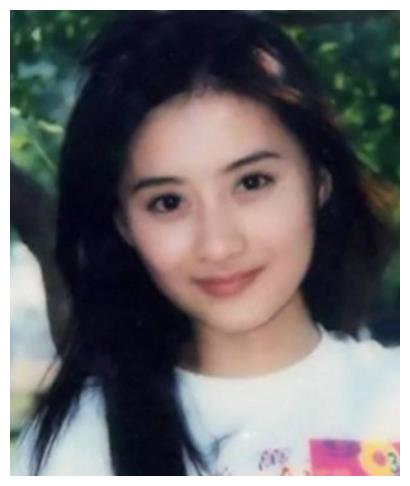 她是赵薇最感谢的人,逆生长女神,丈夫年轻帅气