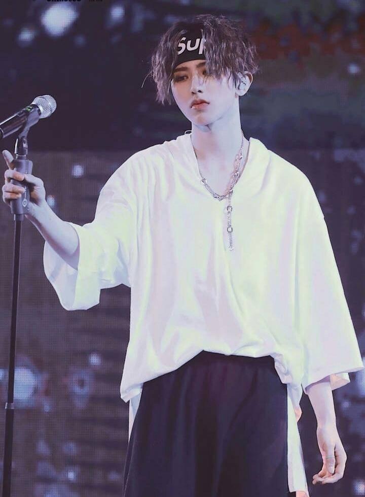 蔡徐坤怎么那么会穿衣服，就该这么火!