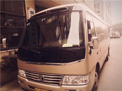 新款柯斯达改装10座11座高端改装案例