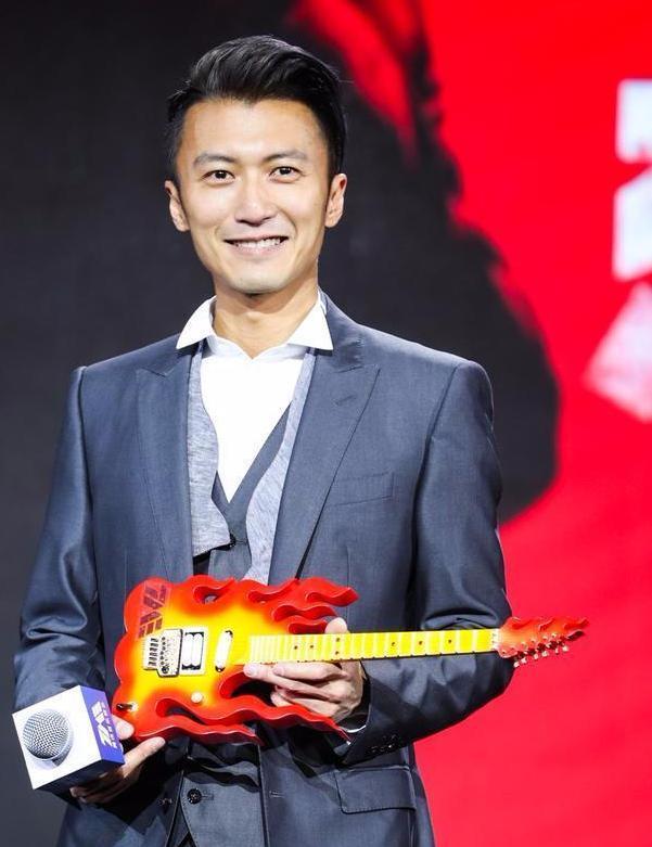 鹿晗这发型感觉要起飞,杨洋最帅,千万别学谢霆