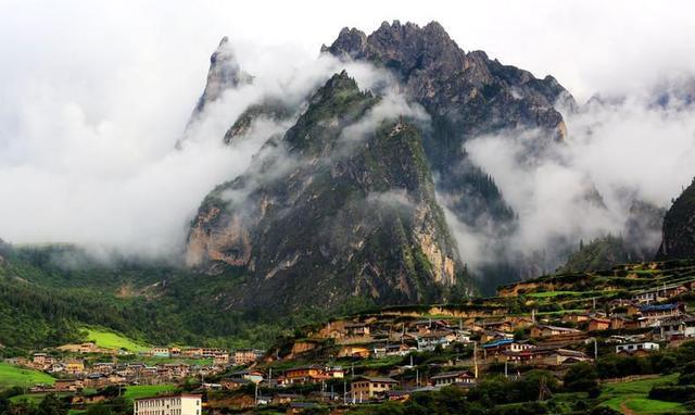 甘肃唯一入选全国十大非著名山峰,传说中甘南