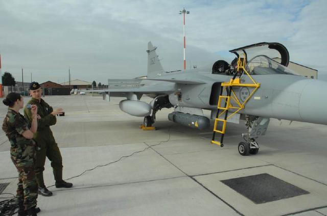 最近五年卖的最好的三代战斗机:几乎没有人想