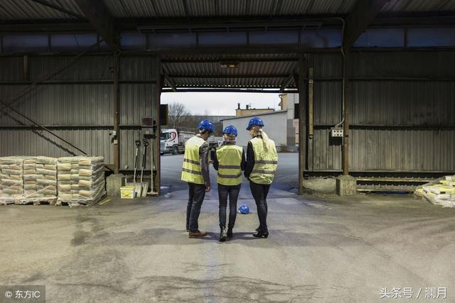 工人抱怨找不到工作,工厂三天两头在招工,背后