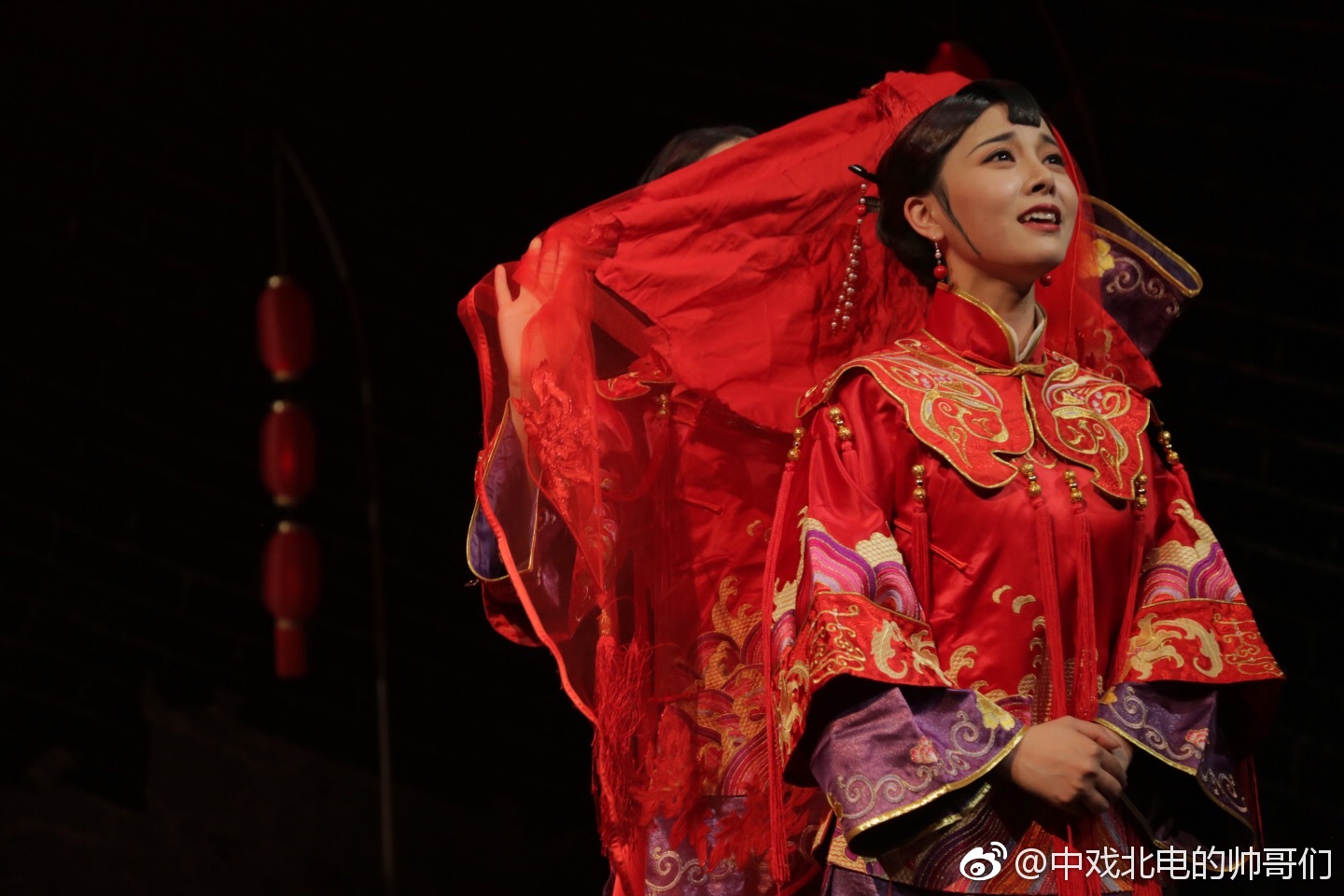 今日,中央戏剧学院导演系2015级本科班演出剧