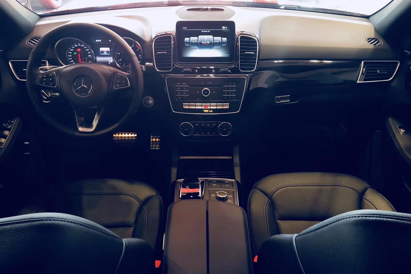 18款奔驰GLE43AMG不露而威 气场十足。