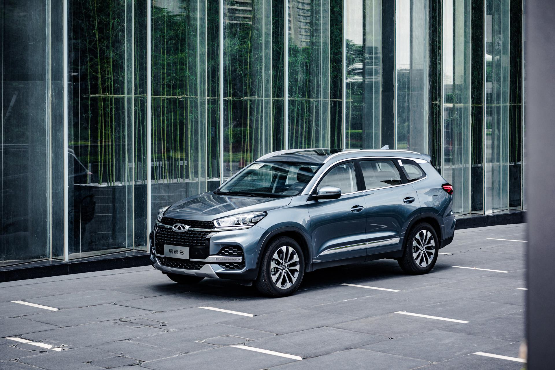 越级压倒性优势 中型尺寸对标紧凑级 试驾奇瑞全新瑞虎8