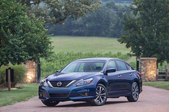 十多万的天籁说要捶爆迈腾？