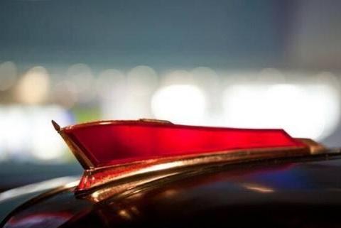 公认最美8大车标，第二个设计师被称为鬼才，你最喜欢哪个？