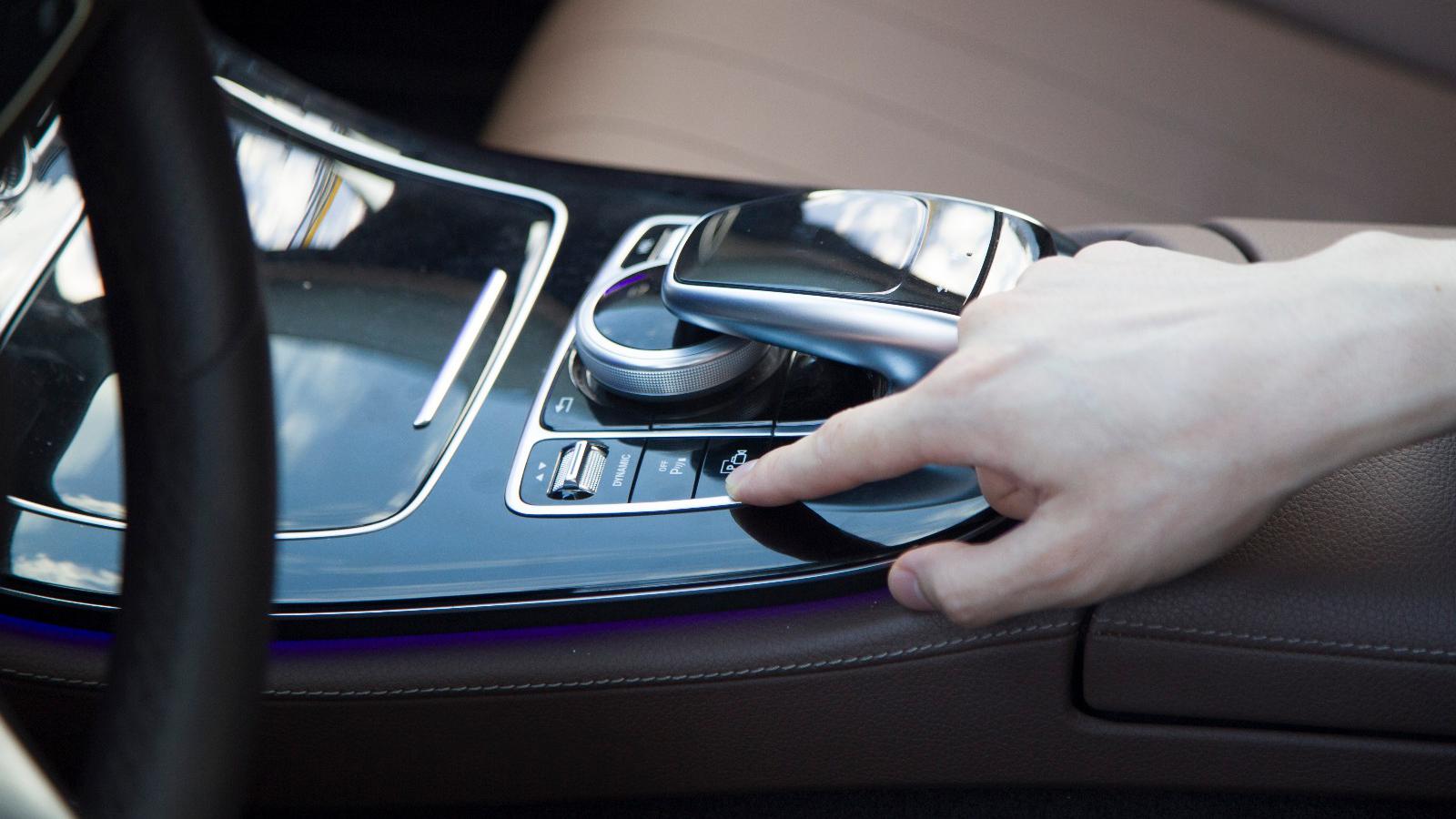 防碰瓷神器！如何玩转奔驰360°全景影像？