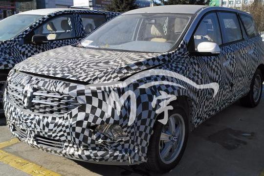 宝骏全新730曝光！隐藏式门把手+宝马式电子档杆！