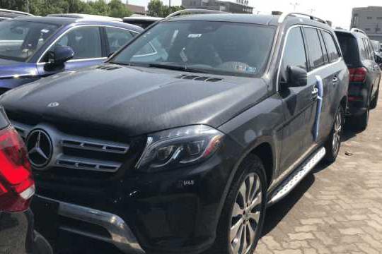 18款奔驰进口美规GLS450豪华内饰顶配的配置享受特殊的待遇