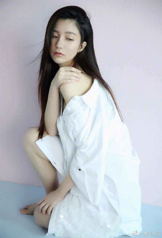 95年,毕业于美国纽约福特汉姆大学,身高173cm