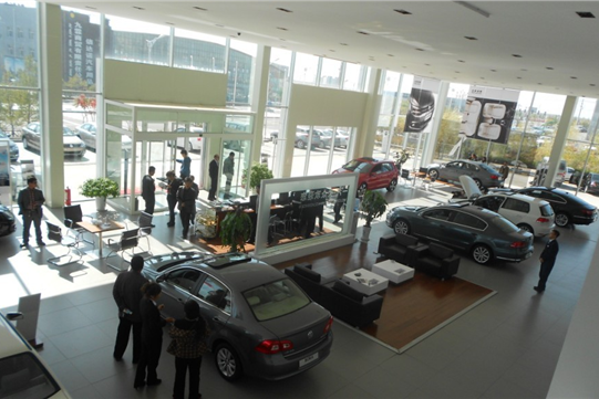买车选择向左还是向右—汽贸与4S店