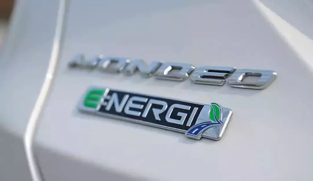 打开B级新能源市场长安福特新蒙迪欧插电混动版，亮相深港澳车展