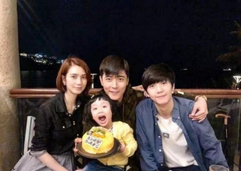 张丹峰发文庆祝继子张镐濂高中毕业 莫少聪再发文疑吃醋