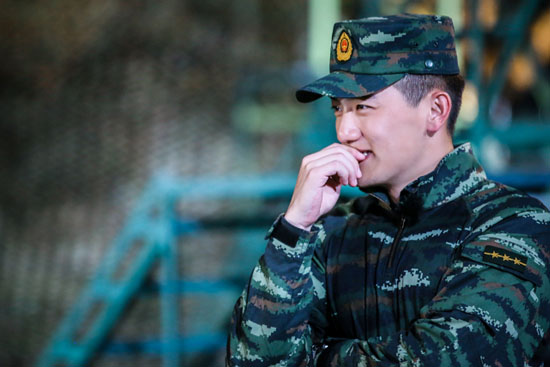 何捷停更微博,暗戳戳跑别人微博下秀恩爱,一不