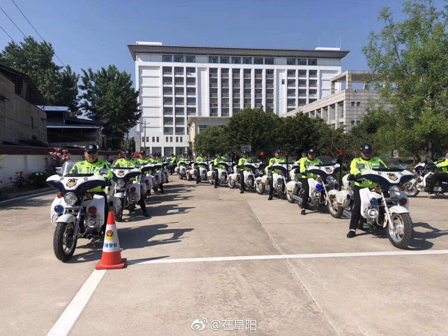 霸气!阜阳市首支 交警铁骑队来了[威武]