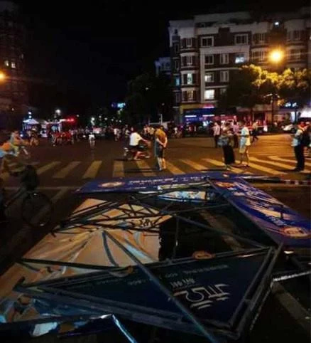 杭州失控奔驰最新进展:致4死13伤 警方初步排