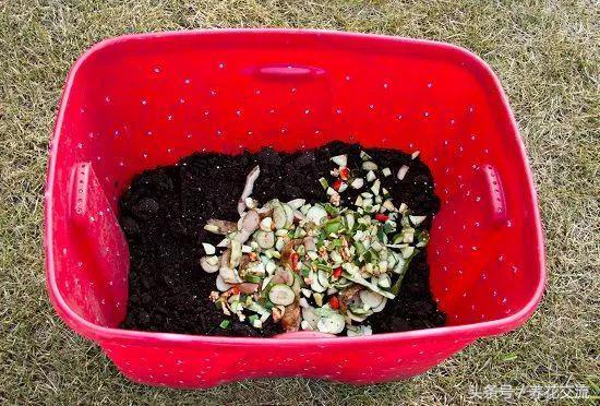 11个非常有创意的堆肥箱,用家里废弃的木板和