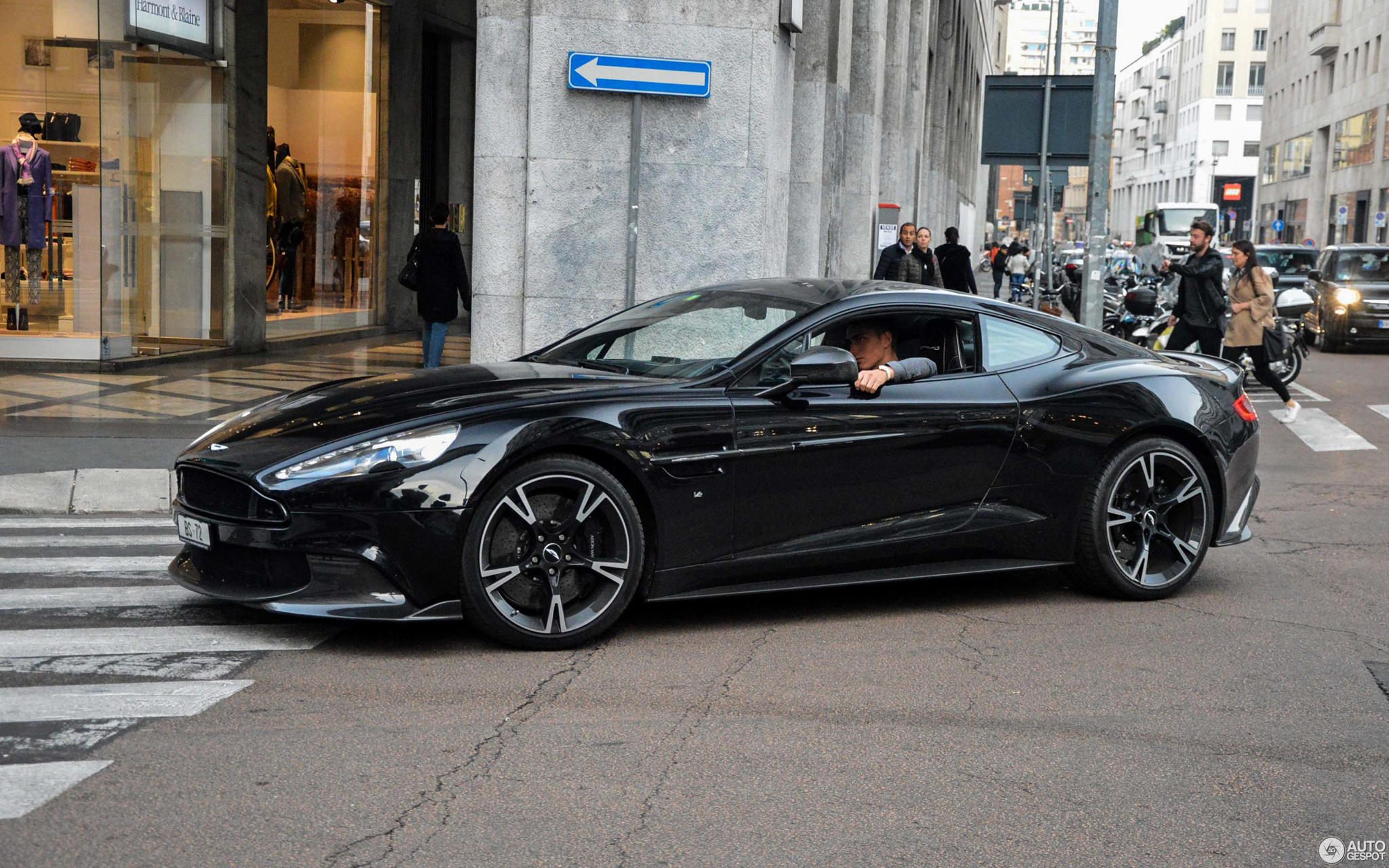 想知道“英系跑车“最近有什么新消息么，都在这里了