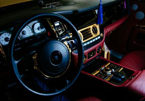 劳斯莱斯古思特改装镀金内饰 定制漫天星顶棚