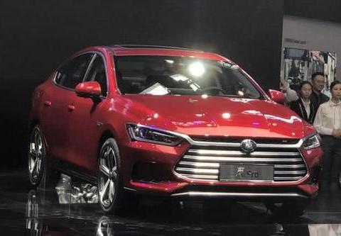 比亚迪全新秦Pro首发亮相 全新造型不逊合资品牌