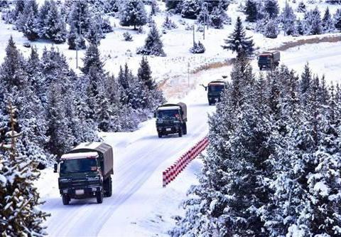 在川藏线上当汽车兵离死亡有多近？出发前都会留下遗书，让人肃敬