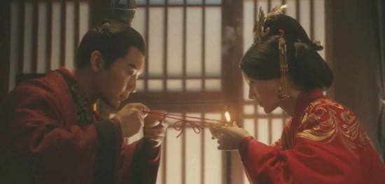 曹丕和甄宓洞房花烛夜时为何拿葫芦喝交杯酒?