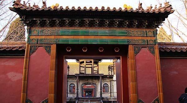 故宫延禧宫里,为什么有一座烂尾楼?