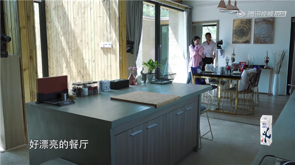 陈建斌惊呼汪小菲住的房子是豪宅，大S回两个字让陈建斌很尴尬