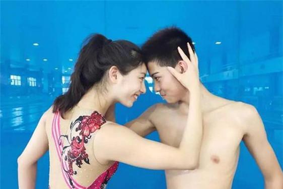 女多男少花样游泳队招混双男搭档v花样就行2014年青奥会羽毛球图片