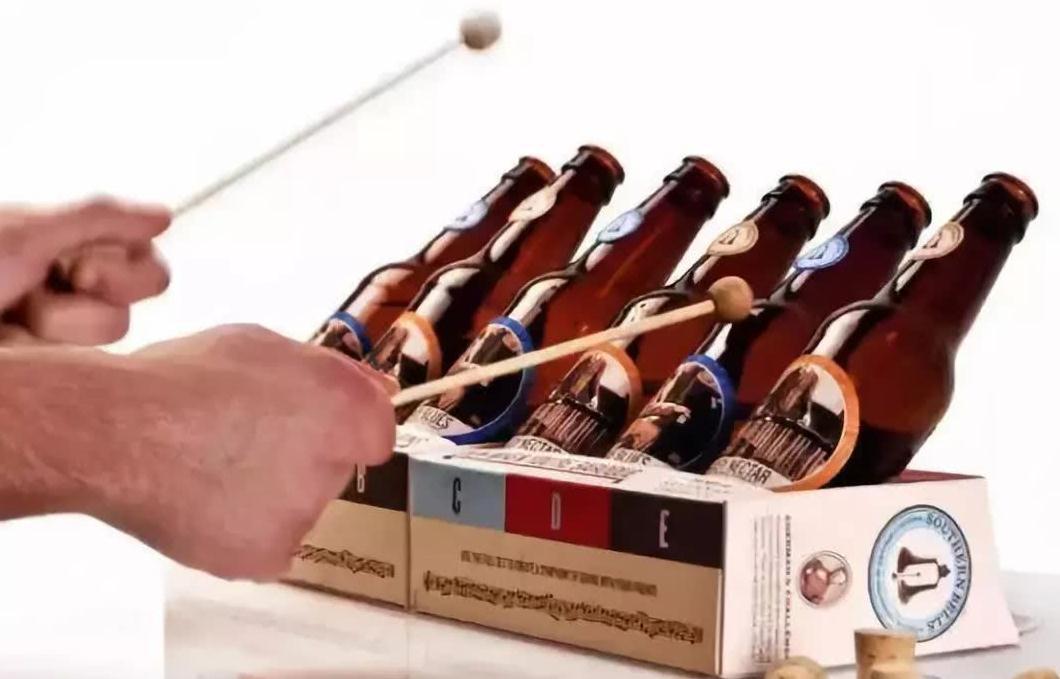 废旧手工：幼儿园废旧物品制作创意手工乐器乐器手工沙蛋_新浪新闻