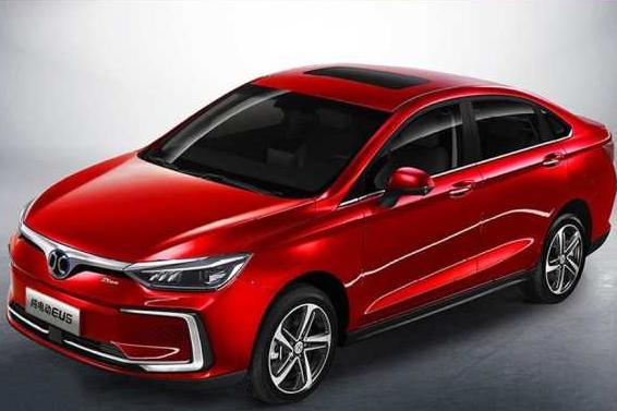 颜值秒杀思域 品质媲美奔驰C级 北汽全新车型竟主打人工智能？