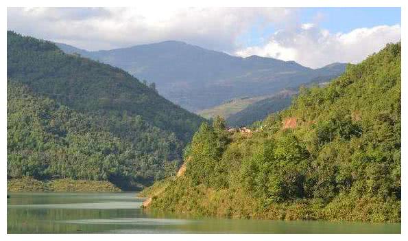 中国名字最长的两个县,长达15个字一口气读不