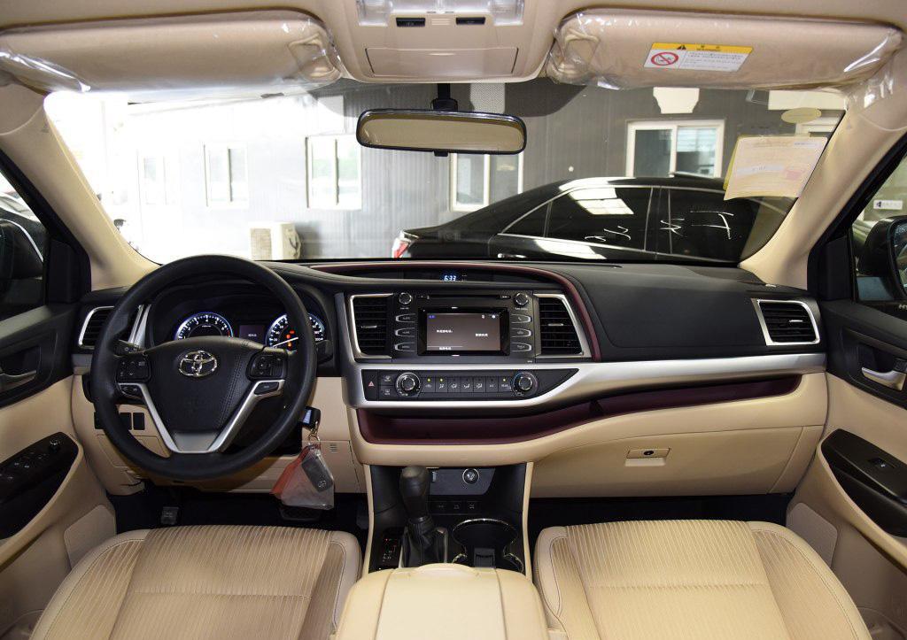 25万内奶爸首选7座SUV, 车长4米8, 2.0T还配发动机自动启停