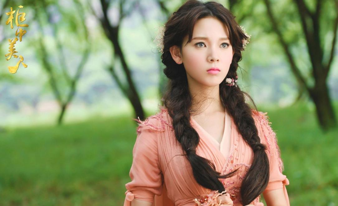 古装剧戴美瞳的明星:张若昀丑哭，陈瑶有范儿，最后2位美哭了!