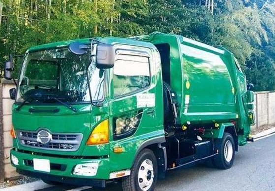 中国小伙去日本旅游,晚上去溜达一圈,感叹:日本