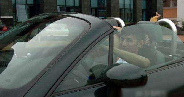 李维嘉开的是一台奥迪TT, 价值70多万, 是不是太低调了