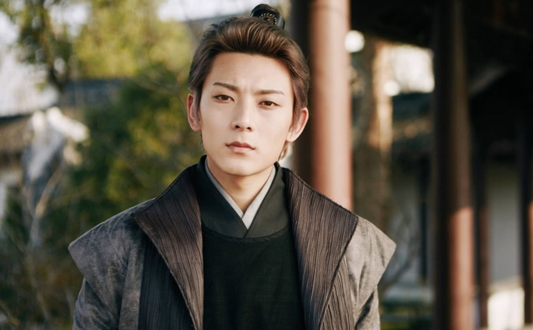 这小官员只是说了这句话，导致了王莽从此戴上了面具