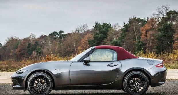 30万内最美的日系跑车，颜值吊打丰田86，还是前置后驱的结构！