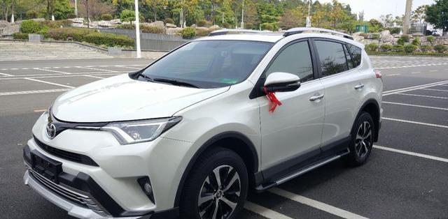 连住宿费都省了 看RAV4荣放变房车