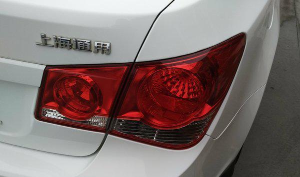 雪佛兰-科鲁兹 2013款 1.6L SE AT，硬派、霸气，外观很是到位