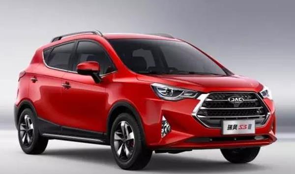 这车身材俊朗配置好，销量够牛逼，就是老板着个囧脸，差评！