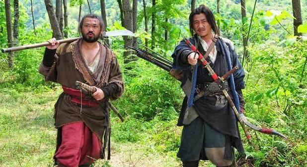 明末时期, 一盗匪冒充知县上任, 没想到后面来个