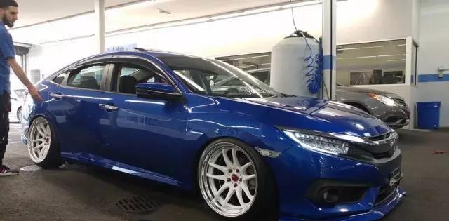 这辆10代思域居然用绞牙实现了低趴, 想给它一条减速带的举手!