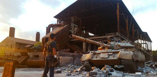 有的不顾一切入外国国籍,有的拼命往美国生孩